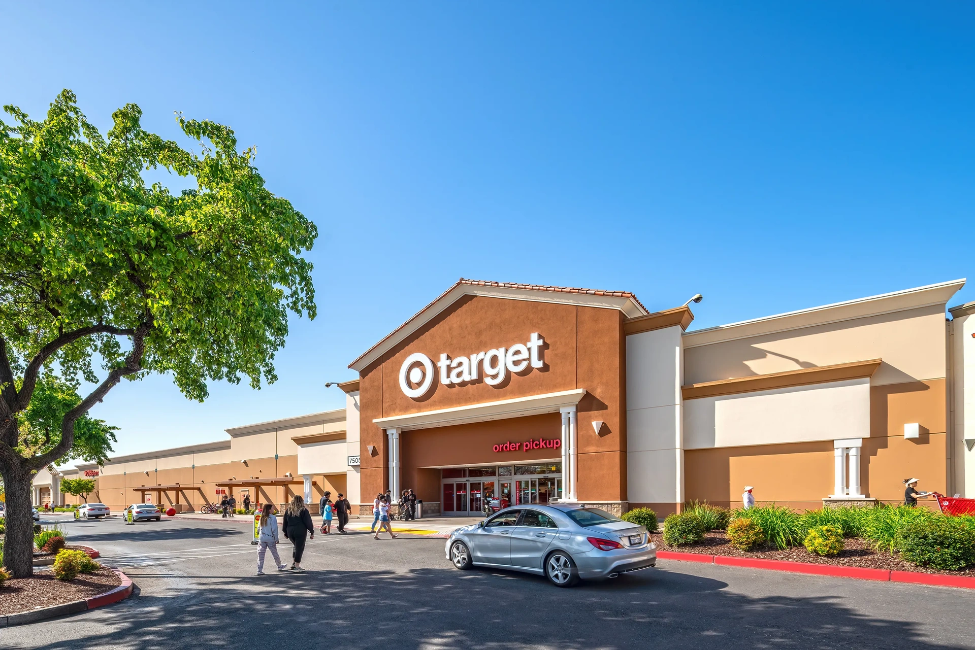 Laguna Crossroads Elk Grove