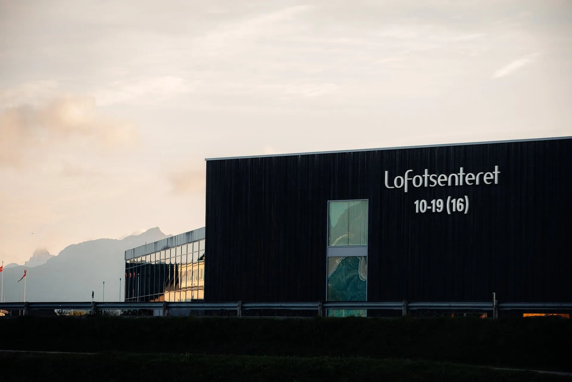 Åpent til 19 ALLE UKEDAGER