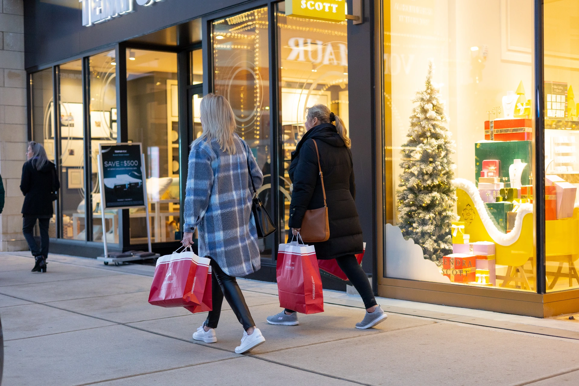 THE CORNERS OF BROOKFIELD  where local meets luxury