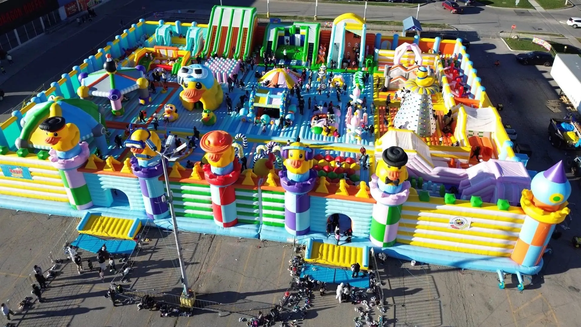 Royal Duck Bounce Park