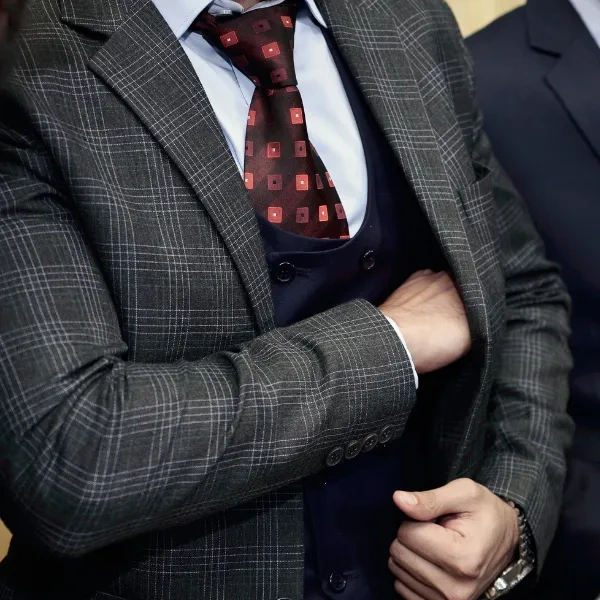 Suits By RA Logo