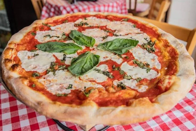 Image of store/900-woodfired-pizza