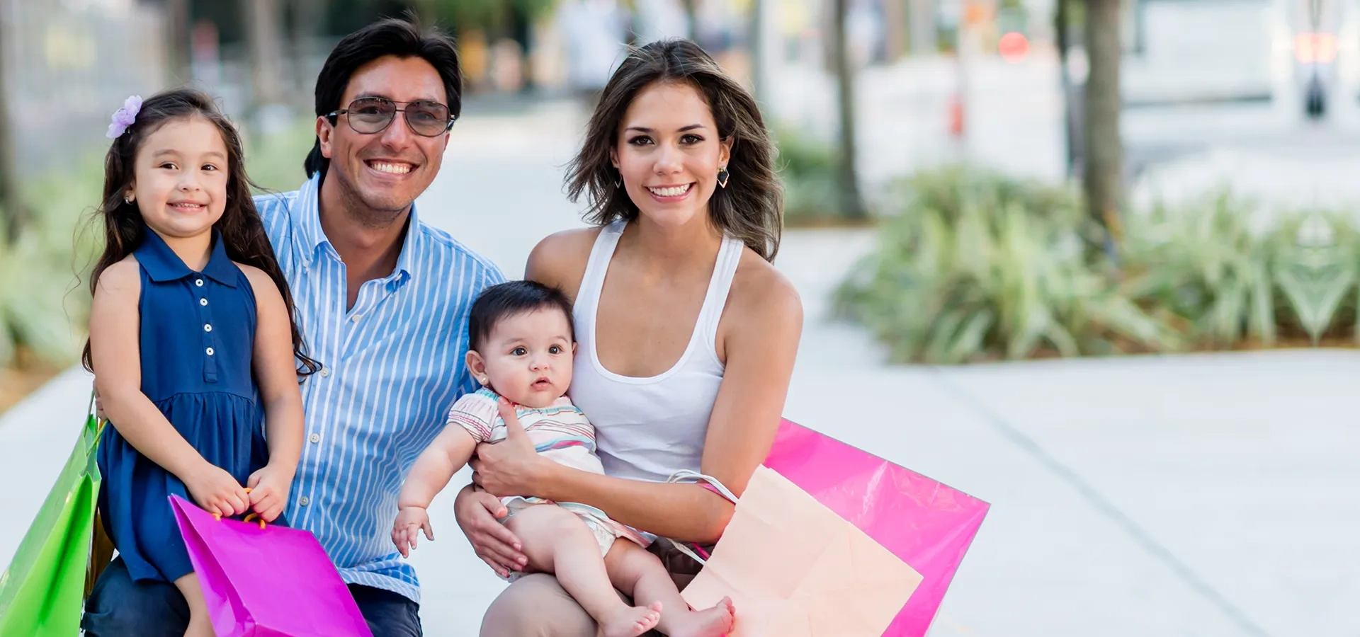 Welcome to Tucson Spectrum It’s all here! Enjoy the wide array of restaurants for any taste and time of day, catch the latest movie, shop your favorite stores and find all the services you need.
