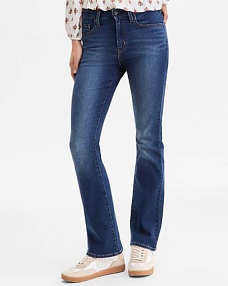 30% off Women's Levi's