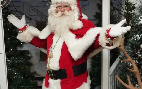 Santa arrives thumbnail