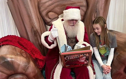 PHOTOS WITH SANTA!  thumbnail