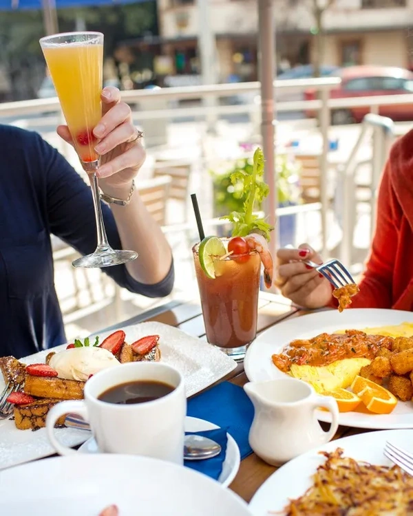 Cafe Blue: Weekend Brunch