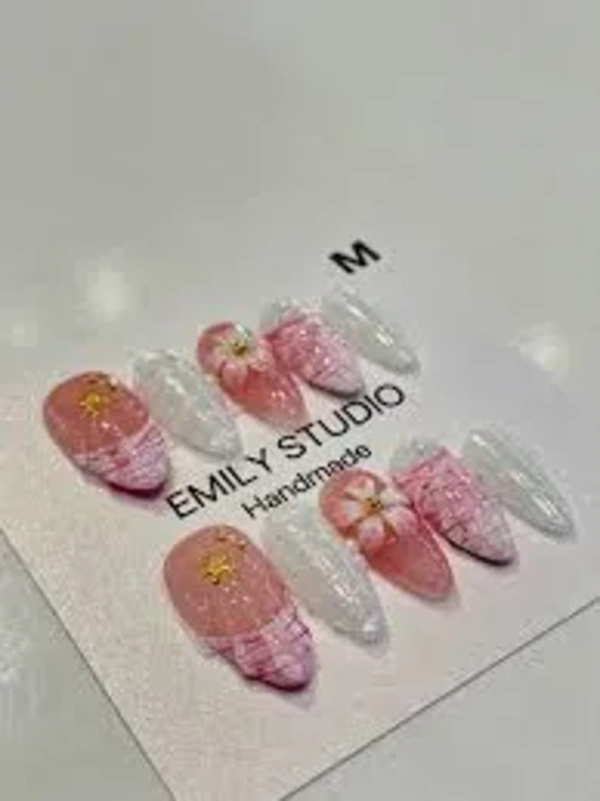 Nails by Emily Studio  Logo