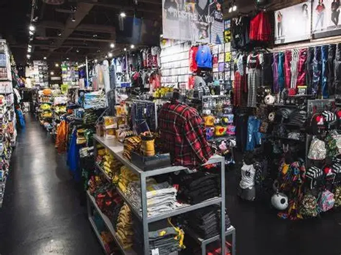 Dulles Town Center ::: Hot Topic