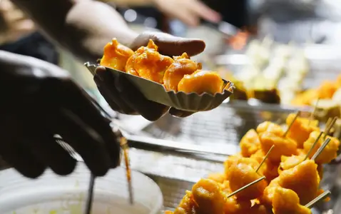 SMAKEN AV STREETFOOD med Perry og gjest Kaayne thumbnail