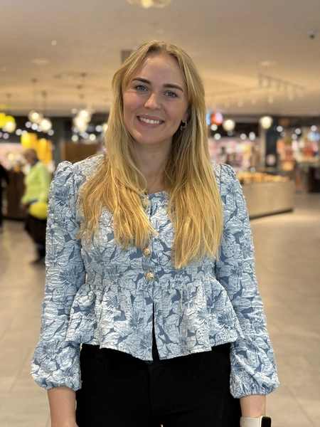 photo of Lisa Tanche-Larsen 