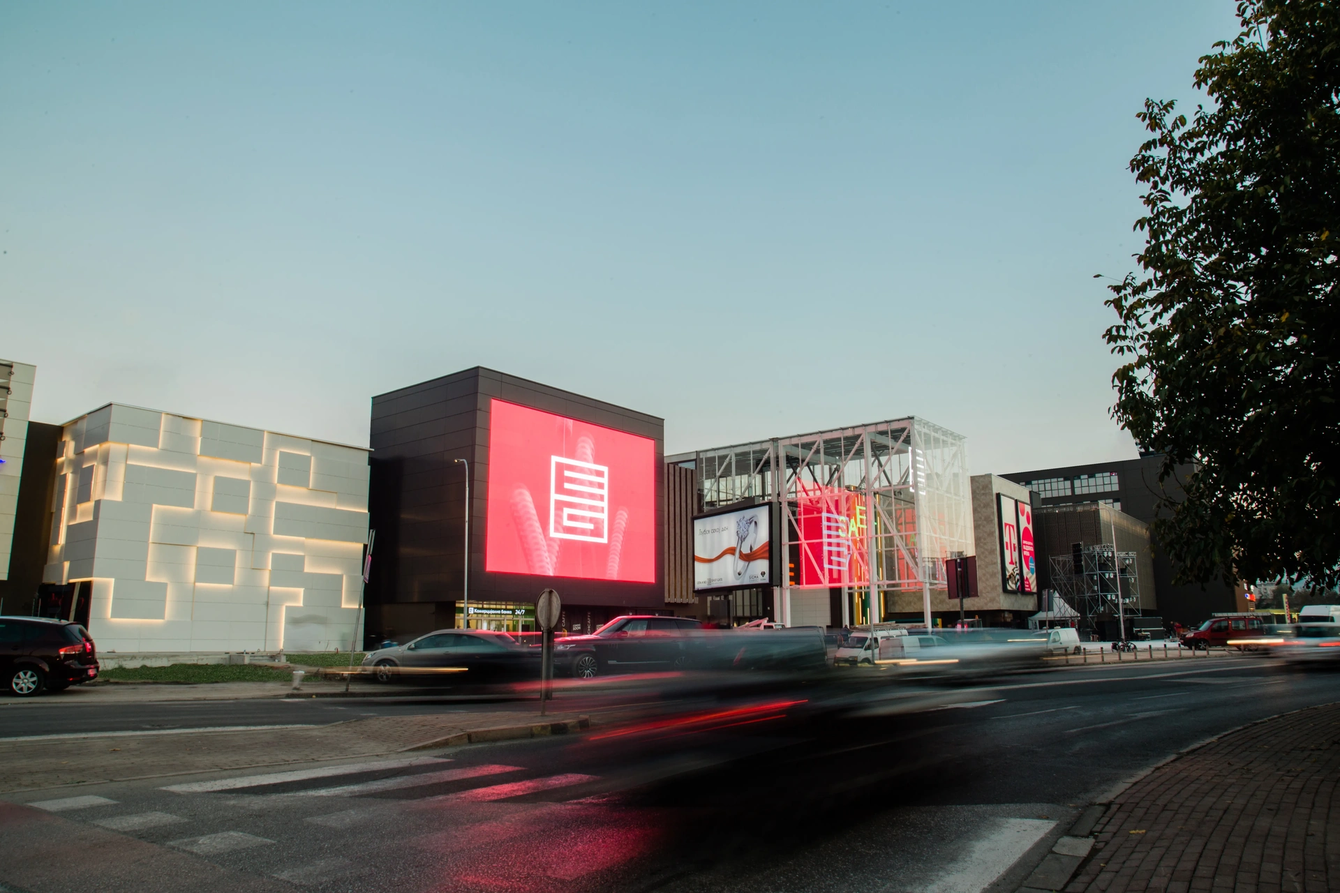 Ku çdo detaj tregon një histori Qendra më e madhe tregtare në Shkup, që ofron aktivitete gjatë gjithë ditës për vizitorët dhe përvojën më tërheqëse të blerjeve