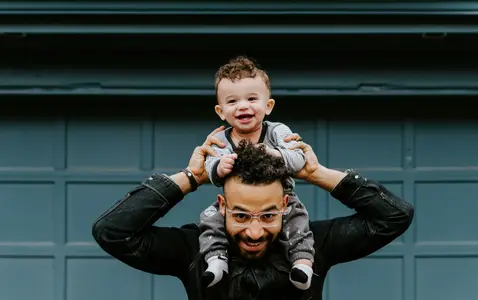 Tech Gift Ideas for Dads Who Love Gadgets thumbnail